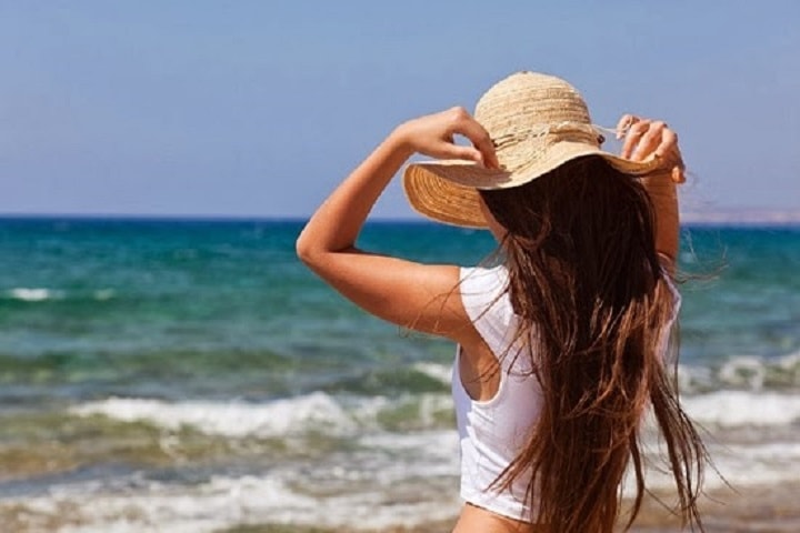 O que pode prejudicar seu cabelo na praia
